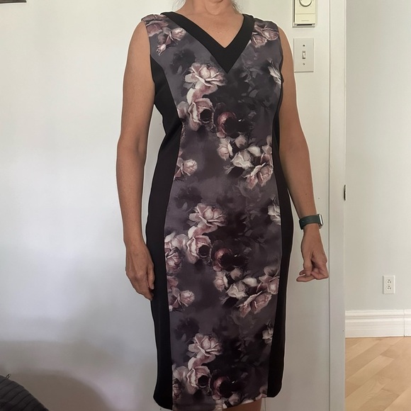 Smashed Lemon  sleeveless floral dress - 8 - Picture 3 of 13